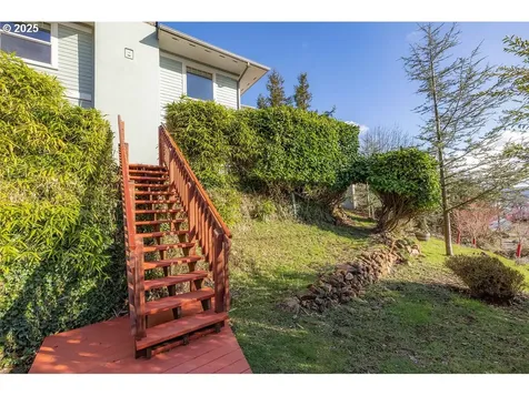 412 Chinook Avenue Astoria OR 97103