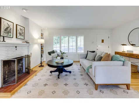 1025 SW Coronado Street Portland OR 97219