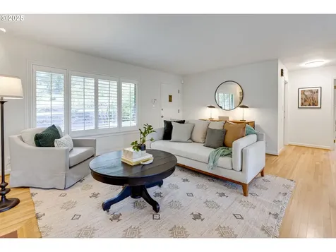 1025 SW Coronado Street Portland OR 97219