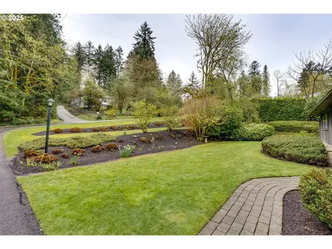 1025 SW Coronado Street Portland OR 97219