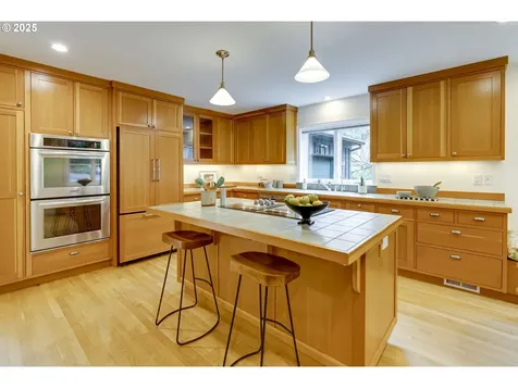 1025 SW Coronado Street Portland OR 97219