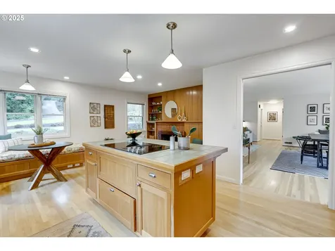 1025 SW Coronado Street Portland OR 97219