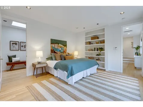 1025 SW Coronado Street Portland OR 97219