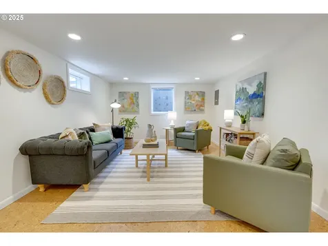 1025 SW Coronado Street Portland OR 97219