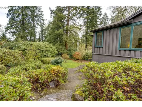 1025 SW Coronado Street Portland OR 97219