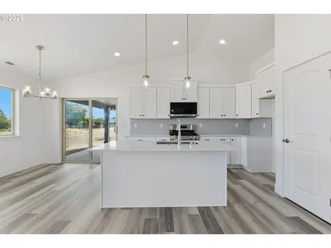 227 SW Goldfinch Lane Boardman OR 97818