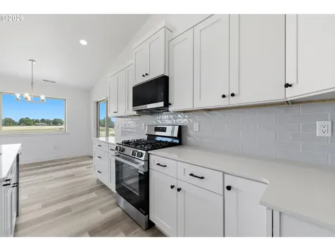 227 SW Goldfinch Lane Boardman OR 97818