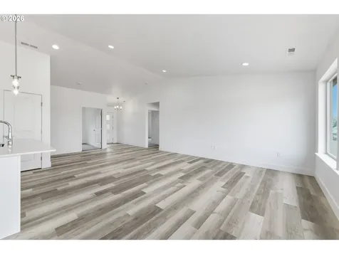 227 SW Goldfinch Lane Boardman OR 97818