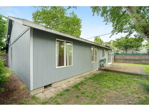 200 S Bina Drive Newberg OR 97132