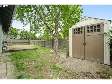 200 S Bina Drive Newberg OR 97132