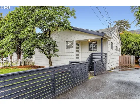 4214 NE Highland Court Portland OR 97218