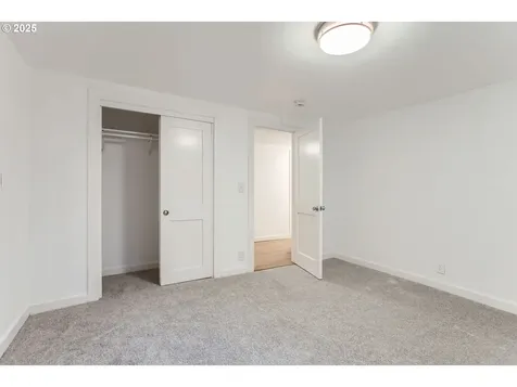 4214 NE Highland Court Portland OR 97218
