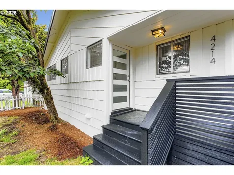 4214 NE Highland Court Portland OR 97218