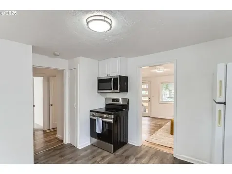 4214 NE Highland Court Portland OR 97218