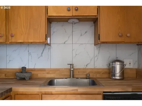 4105 SE 76th Avenue Portland OR 97206