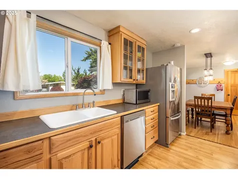 2655 Oxford Court Eugene OR 97404