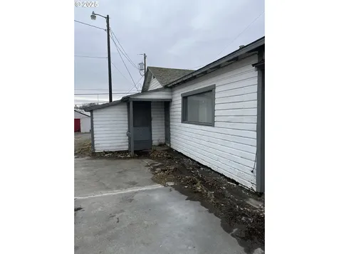570 E Gladys Avenue Hermiston OR 97838