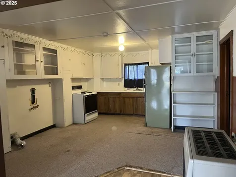 570 E Gladys Avenue Hermiston OR 97838