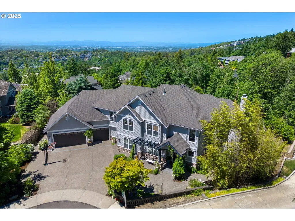 2708 NW Bullfinch Place Portland OR 97229