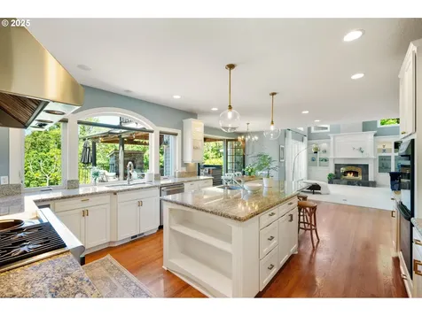 2708 NW Bullfinch Place Portland OR 97229