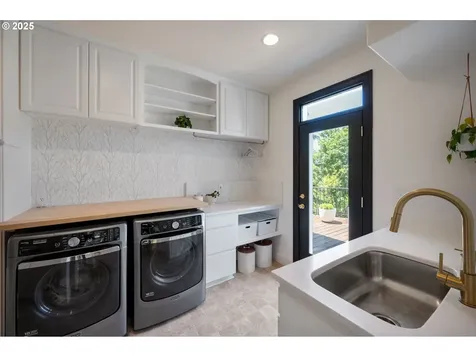 2708 NW Bullfinch Place Portland OR 97229
