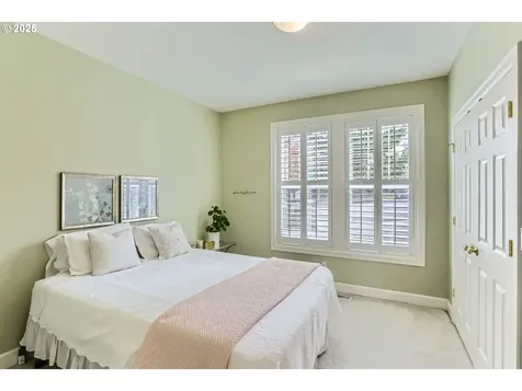 2708 NW Bullfinch Place Portland OR 97229