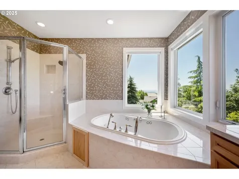 2708 NW Bullfinch Place Portland OR 97229