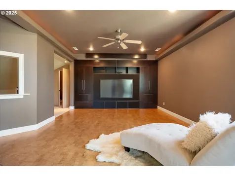 2708 NW Bullfinch Place Portland OR 97229