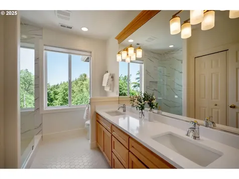 2708 NW Bullfinch Place Portland OR 97229