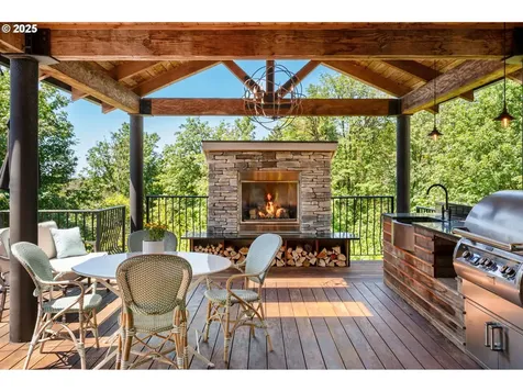 2708 NW Bullfinch Place Portland OR 97229