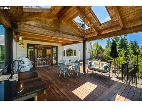 2708 NW Bullfinch Place Portland OR 97229