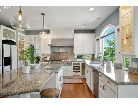 2708 NW Bullfinch Place Portland OR 97229