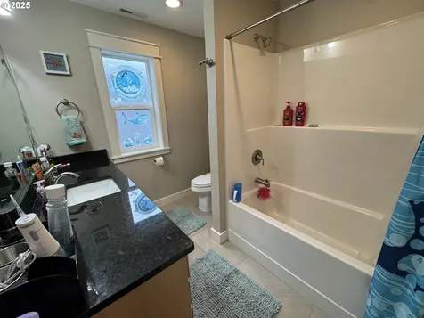 2317 Laura Lane North Bend OR 97459