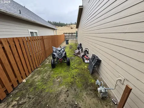 2317 Laura Lane North Bend OR 97459
