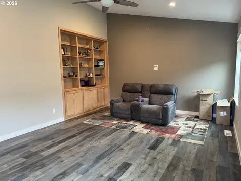2317 Laura Lane North Bend OR 97459