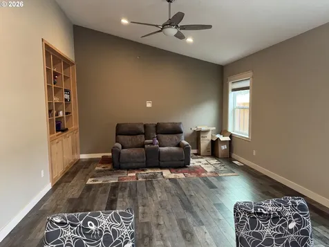 2317 Laura Lane North Bend OR 97459