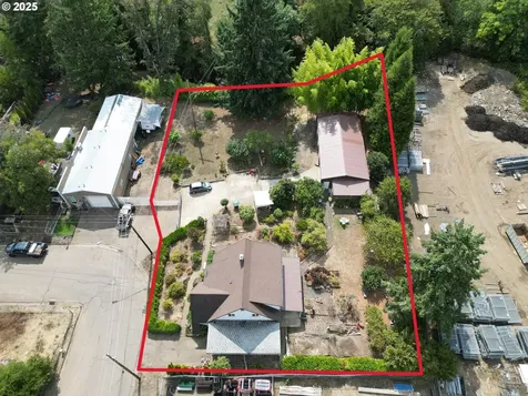 202 NE Fulton Street Roseburg OR 97470