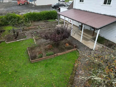 202 NE Fulton Street Roseburg OR 97470