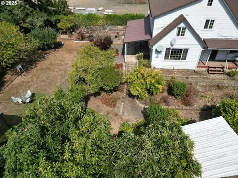 202 NE Fulton Street Roseburg OR 97470