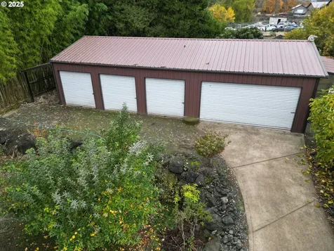 202 NE Fulton Street Roseburg OR 97470