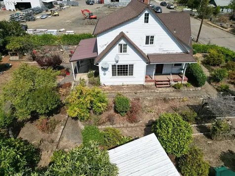 202 NE Fulton Street Roseburg OR 97470
