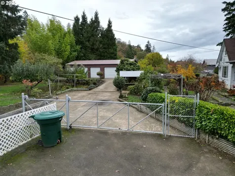 202 NE Fulton Street Roseburg OR 97470