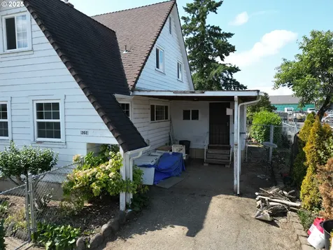 202 NE Fulton Street Roseburg OR 97470