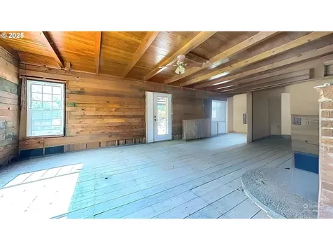202 NE Fulton Street Roseburg OR 97470