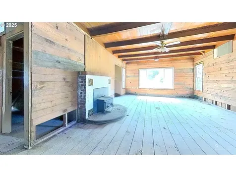 202 NE Fulton Street Roseburg OR 97470