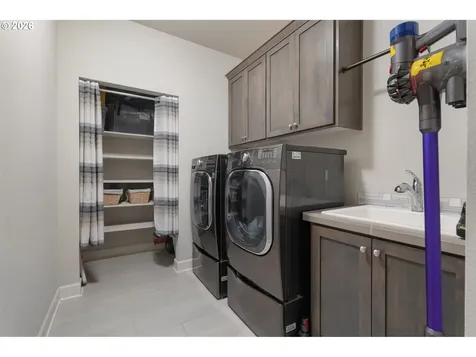 8295 SE Sitka Street Hillsboro OR 97123