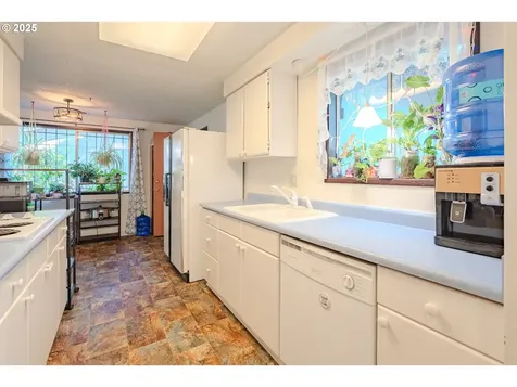 608 NE Pinebrook Avenue Vancouver WA 98684