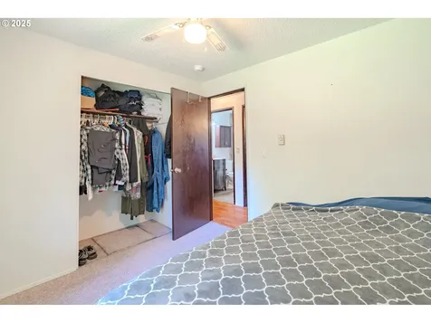608 NE Pinebrook Avenue Vancouver WA 98684