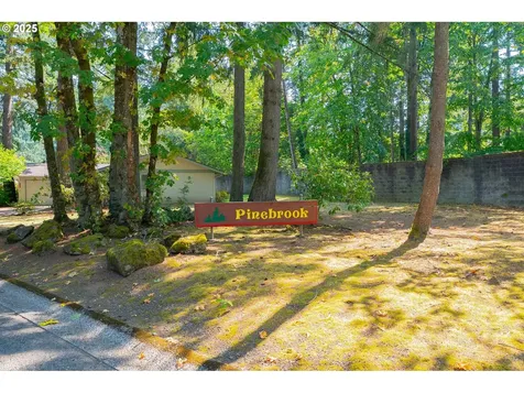 608 NE Pinebrook Avenue Vancouver WA 98684