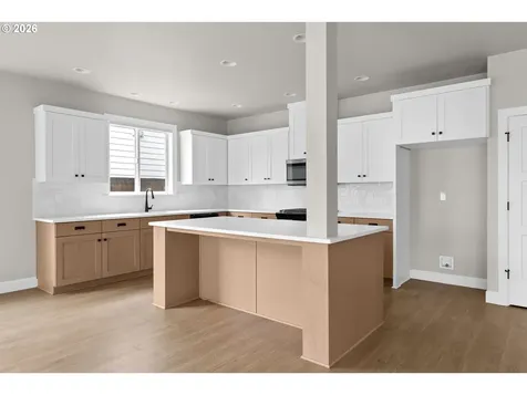 1762 N Oak Street Canby OR 97013